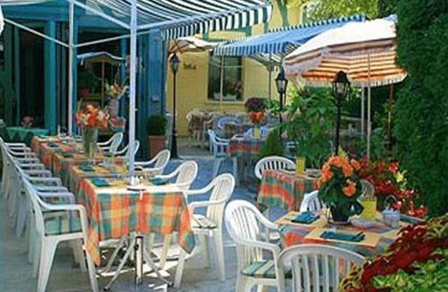 Breviandes Hotel | Logis Hôtel Le Pan De Bois