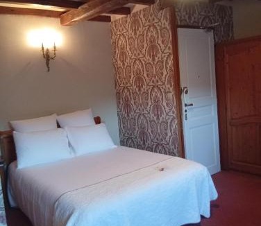 Chinon Hotel | Logis Hôtel Le Plantagenêt