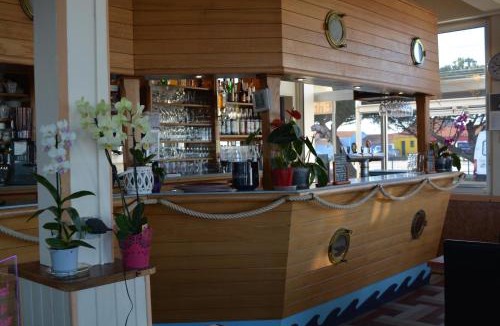 Bourcefranc-le-Chapus Hotel | Logis hôtel Le Terminus