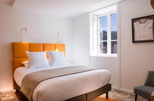 Joux Hotel | Logis Hôtel Le Tilia