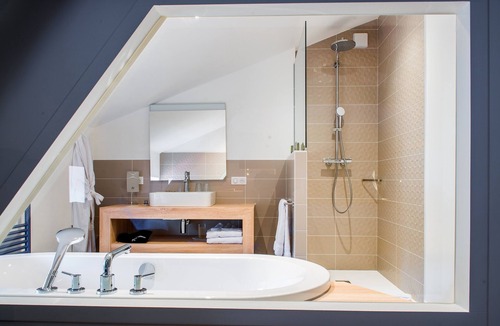 Joux Hotel | Logis Hôtel Le Tilia