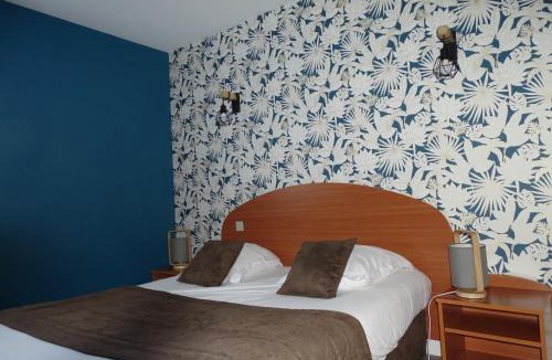 Bressuire Hotel | LOGIS Hôtel LES 3 MARCHANDS