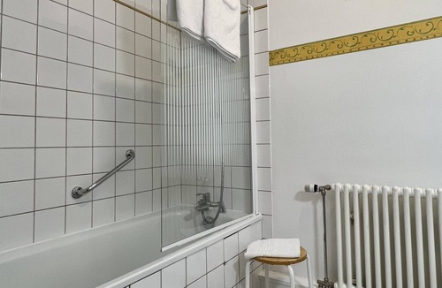 Travexin Hotel | Logis Hôtel Les Chatelminés