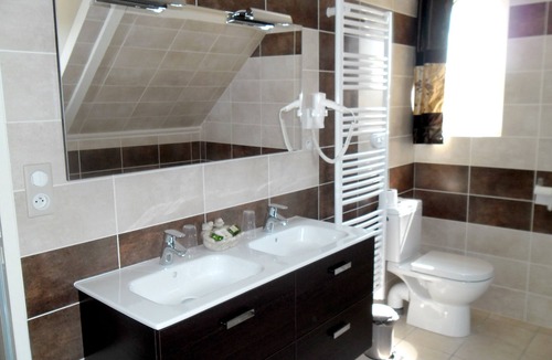 Cublac Hotel | Logis Hôtel - Les Collines