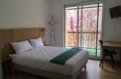 Bruere-Allichamps Hotel | Logis Hôtel Les TILLEULS