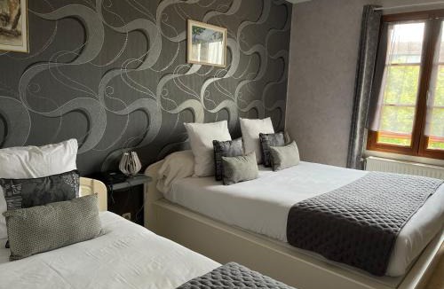 Sceaux-sur-Huisne Hotel | Logis hôtel Les Confins du perche