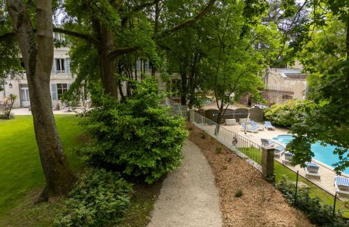 Auxerre Hotel | Logis Hôtel Les Maréchaux