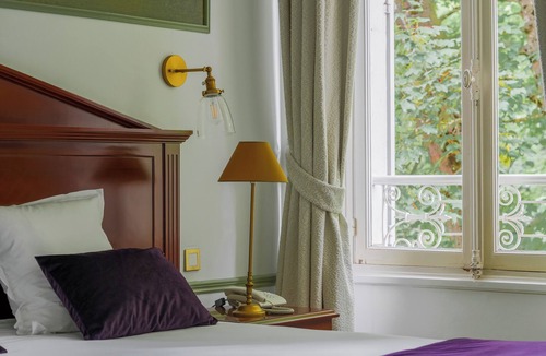 Auxerre Hotel | LOGIS HÔTEL LES MARÉCHAUX