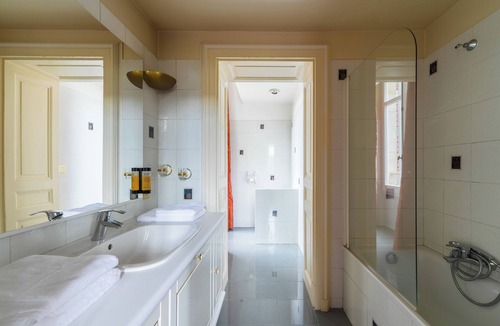 Auxerre Hotel | LOGIS HÔTEL LES MARÉCHAUX
