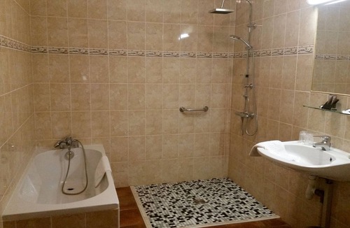 Serrieres Hotel | Logis Hôtel Monhotel