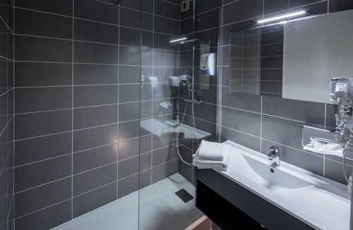 Brive-la-Gaillarde Hotel | Logis Hôtel Noemys Brive - Restaurant Le Teinchurier
