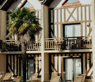 Saint-Gatien-des-Bois Hotel | Logis Hôtel Restaurant - Le Clos Deauville Saint Gatien