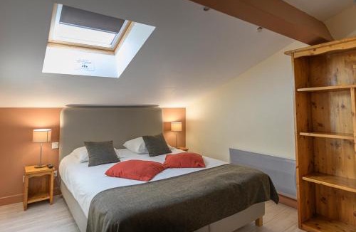 Saint-Jean-en-Royans Hotel | Logis Hôtel Restaurant Le Castel Fleuri