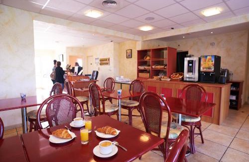 Nort-sur-Erdre Hotel | Logis hôtel Relais De La Grange