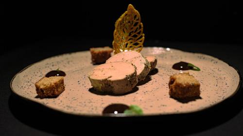 Celles-sur-Plaine Hotel | Logis Hôtel & Restaurant des Lacs