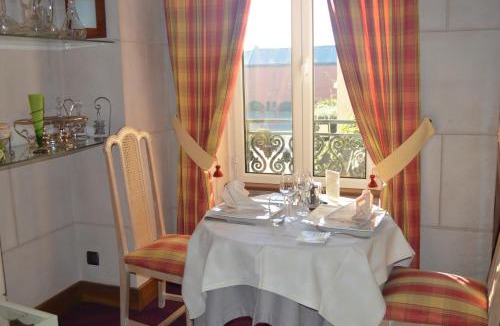 Sille-le-Guillaume Hotel | Logis Hôtel & Restaurant - Le Bretagne