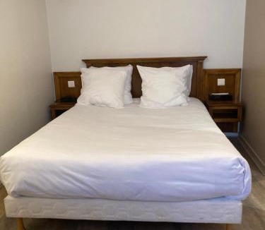 La Ferte-Gaucher Hotel | Logis Hôtel & Restaurant du Sauvage