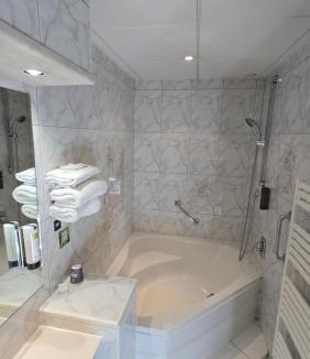 Montigny-le-Roi Hotel | Logis Hôtel & Restaurant Arcombelle