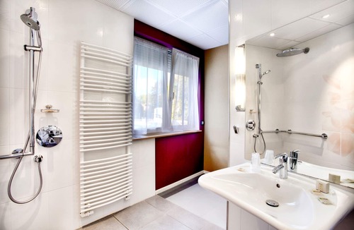 Montigny-le-Roi Hotel | Logis Hôtel & Restaurant Arcombelle