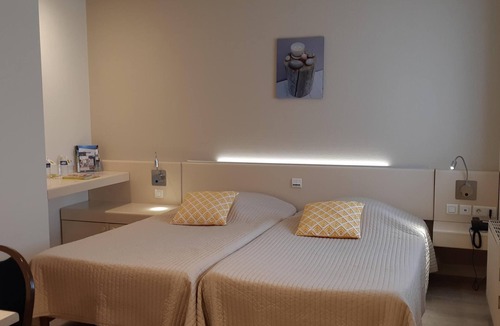 Montigny-le-Roi Hotel | Logis Hôtel & Restaurant Arcombelle