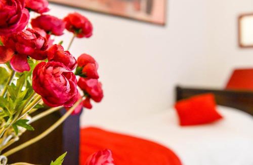 Lagrasse Hotel | Logis Hôtel Restaurant des Corbières