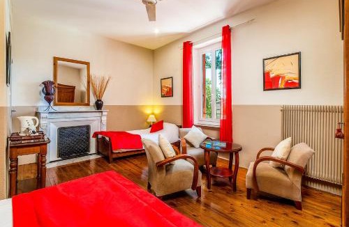 Lagrasse Hotel | Logis Hôtel Restaurant des Corbières