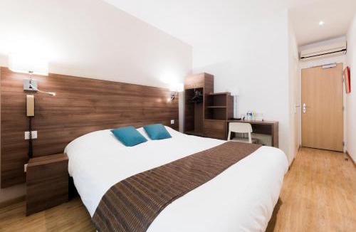 Saint-Gilles Hotel | Logis Hôtel Restaurant Le Cours