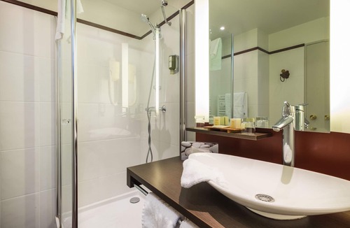 Saulges Hotel | Logis Hôtel & Restaurant L’Ermitage