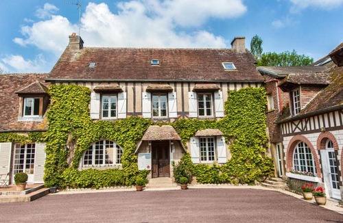 Mace Hotel | Logis Hôtel Restaurant L'Ile de Sées