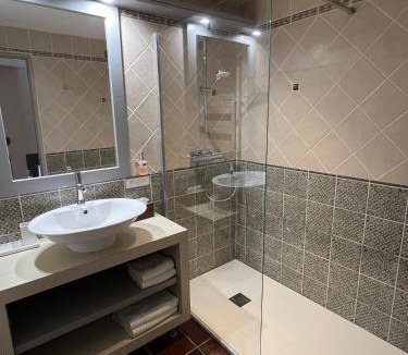 Aragon Hotel | Logis Hôtel Restaurant La Bergerie