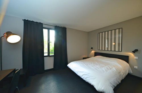 Mereau Hotel | Logis Hôtel Restaurant La Mire