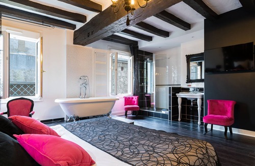 Blere Hotel | Logis Hôtel Restaurant Le Cheval Blanc