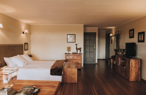 Artres Hotel | Logis Hôtel-Restaurant Le Moulin D'Artres