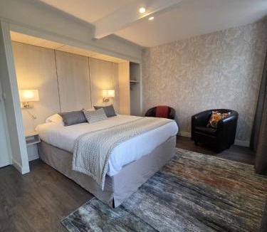 Voves Hotel | Logis Hôtel Restaurant Le Quai Fleuri