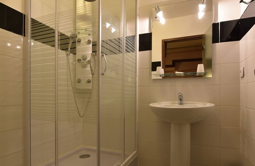 Faubourg Saint-Jacques Hotel | Logis Hôtel Saint Jacques