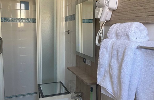 La Californie Hotel | Logis Hôtel Villa Victorine