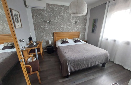 Vaissac Hotel | Logis Hôtels - Chez Terrassier - Hôtel et Restaurant