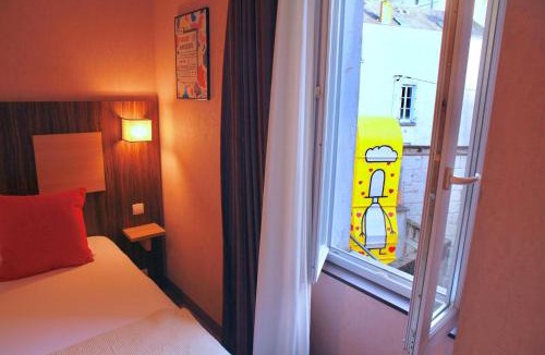 Downtown Angers Hotel | Logis Hôtels- Hôtel Marguerite d'Anjou Angers château