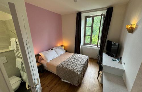 Curvalle Hotel | Logis Hôtels - Hostellerie des Lauriers - Hôtel et Restaurant