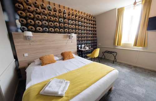 Le Cateau-Cambresis Hotel | Logis Hostellerie Du Marche