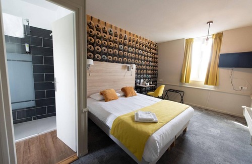 Le Cateau-Cambresis Hotel | Logis Hostellerie Du Marche