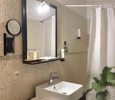 Saint-Genies-de-Malgoires Hotel | Logis Hotel Restaurant L'Esquielle