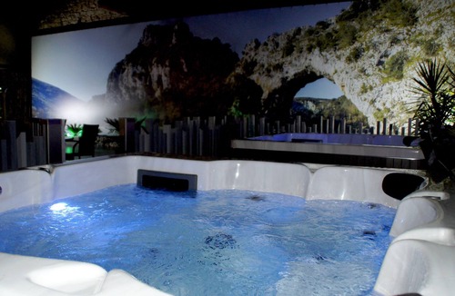 Saint-Martin-d'Ardeche Hotel | Logis Hotel Bellevue