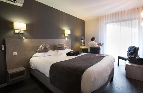Villefranche-de-Rouergue Hotel | Logis Hotel - Restaurant - Spa - Le Relais de Farrou