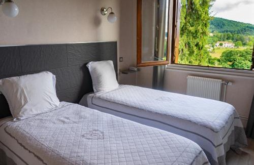 Noiretable Hotel | Logis Hotel Au Rendez-vous des Chasseurs