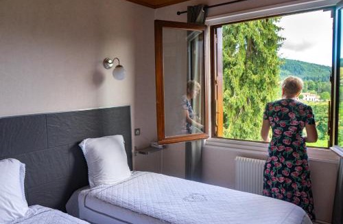 Noiretable Hotel | Logis Hotel Au Rendez-vous des Chasseurs