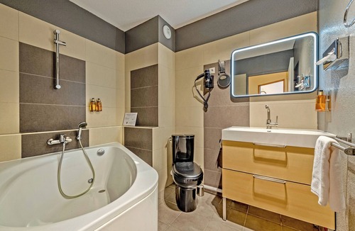 Downtown Hotel | Logis Hotel Center