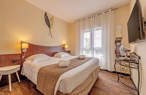 Downtown Hotel | Logis Hotel Center