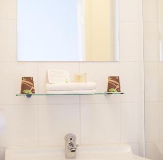 Talensac-Pont Morand Hotel | Logis Hotel Chateaubriand