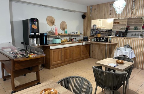 Narbonne-Plage Hotel | Logis Hotel De La Clape